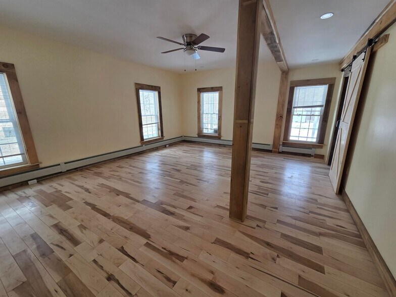 Building Photo - 526 Canaan, 1