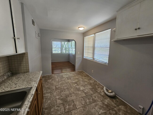 Building Photo - 1501 Osceola St