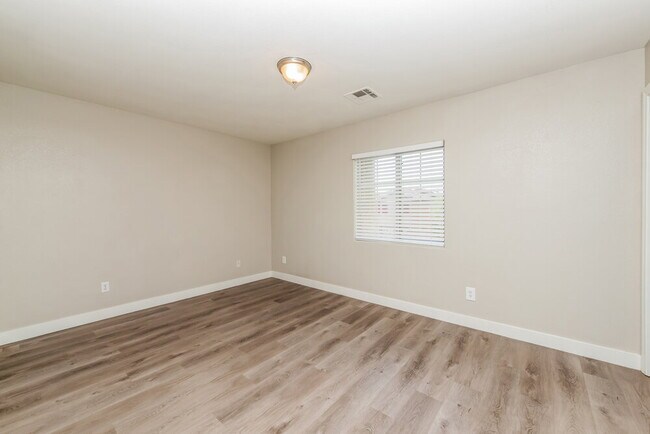 Building Photo - 3732 Gallowtree Ave