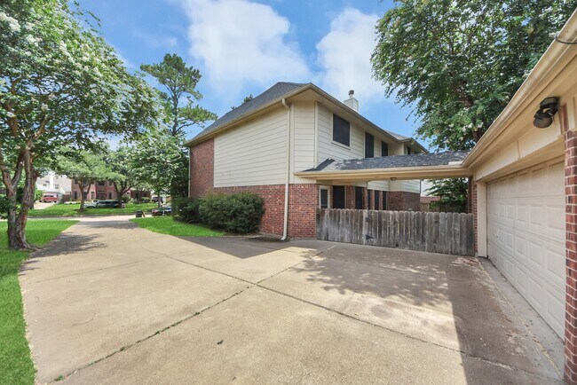 Building Photo - 23003 Governorshire Dr
