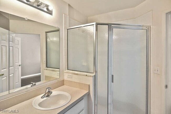 Building Photo - 10100 Poppy Hill Dr