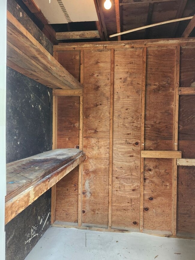 Building Photo - 6221 Bonny Oaks Dr