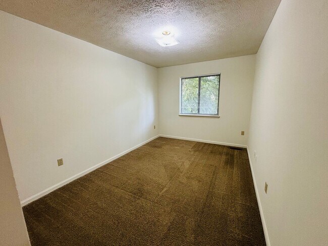 Building Photo - 953 Lora Ln