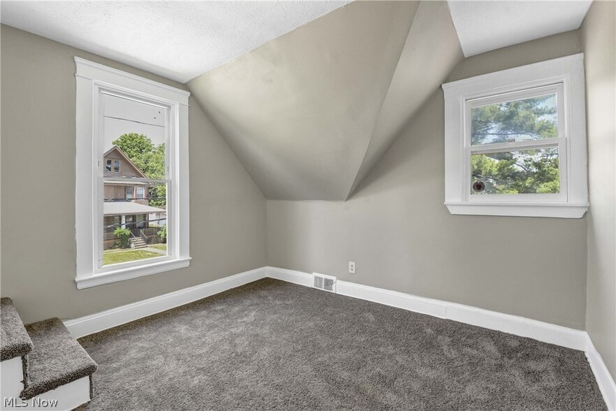 Building Photo - 15413 Raymond St
