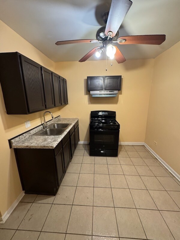 Building Photo - 2908 W Fillmore St