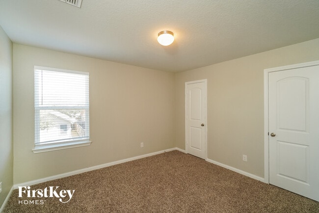 Building Photo - 3442 Glacier Lake