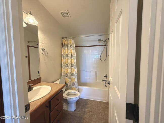 Building Photo - 1116 Samantha St