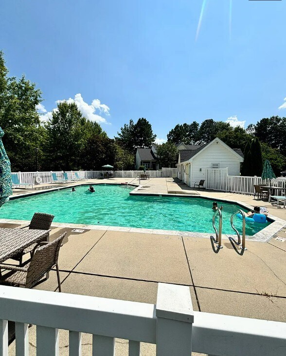Building Photo - 108 Mangum Cir