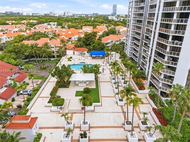 Building Photo - 3610 Yacht Club Dr