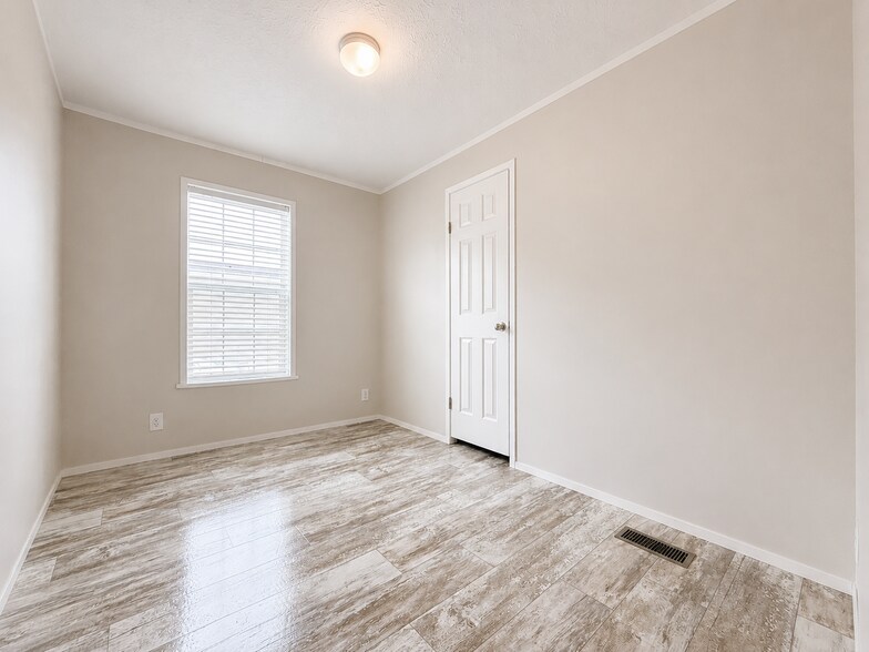 Building Photo - 11708 Cascade Cir