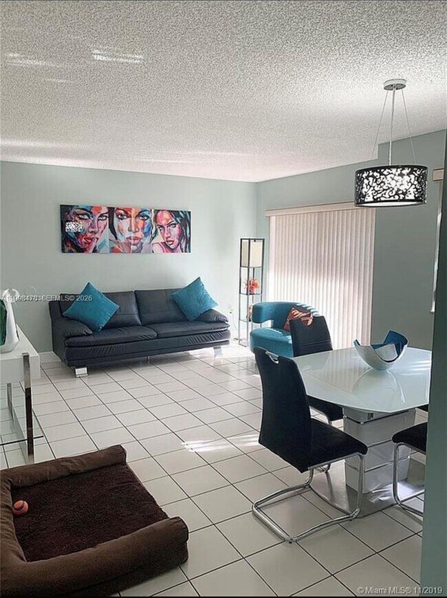 Building Photo - 6205 SW 131st Ct