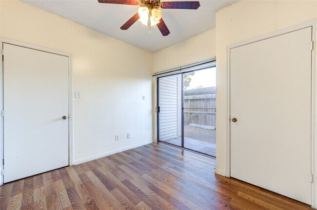 Building Photo - 3741 Thistlemont Dr