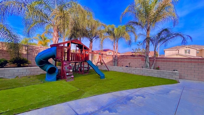 Building Photo - BEAUTIFUL 5BD/3BA-2 Story Home available for rent in Jurupa Valley!