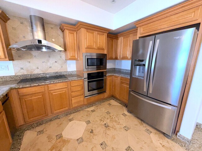 Building Photo - Riverwalk Tower 2 Bedroom Condo - 2 Parking Spaces/Private Laundry