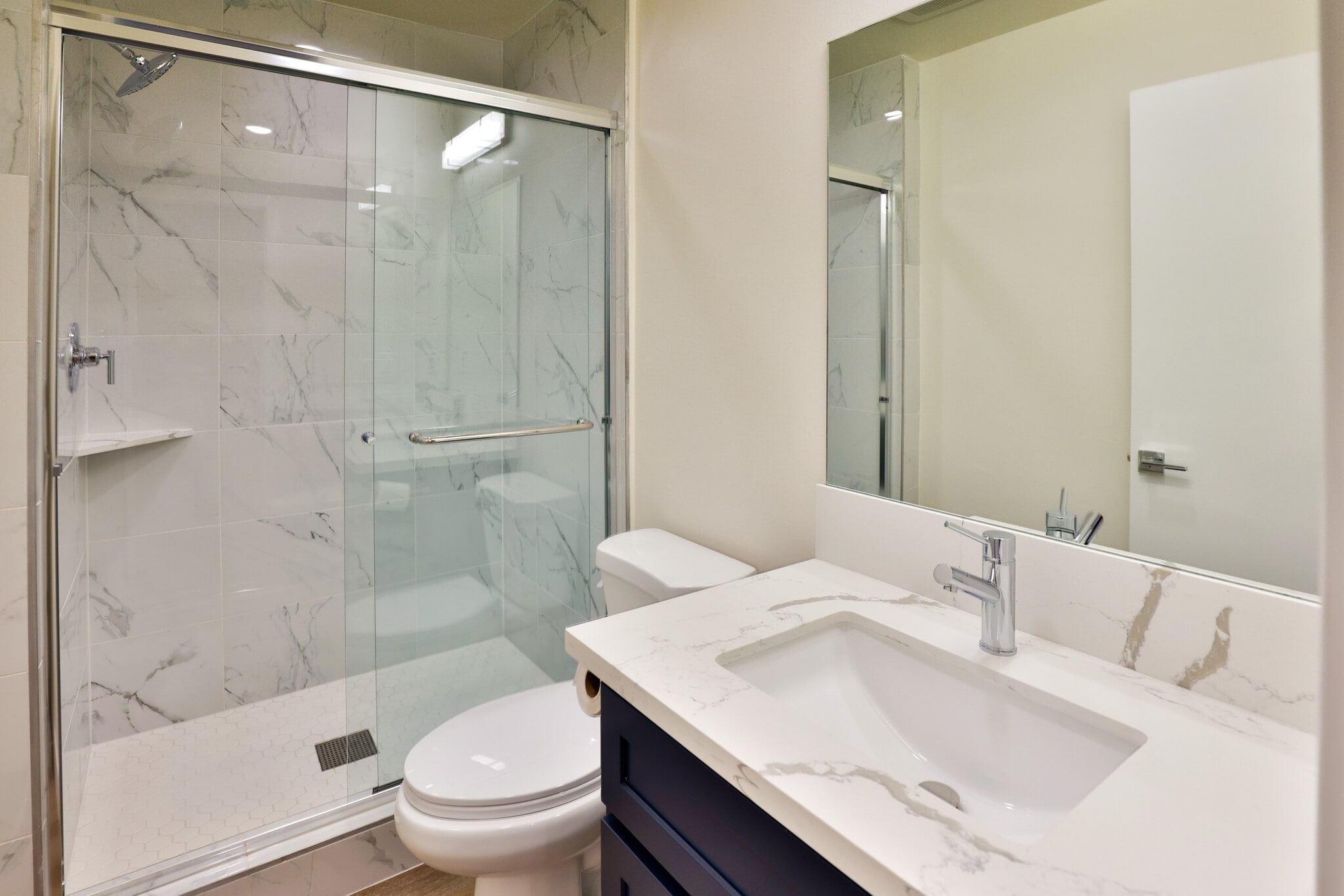 Building Photo - 1426 W 27th St