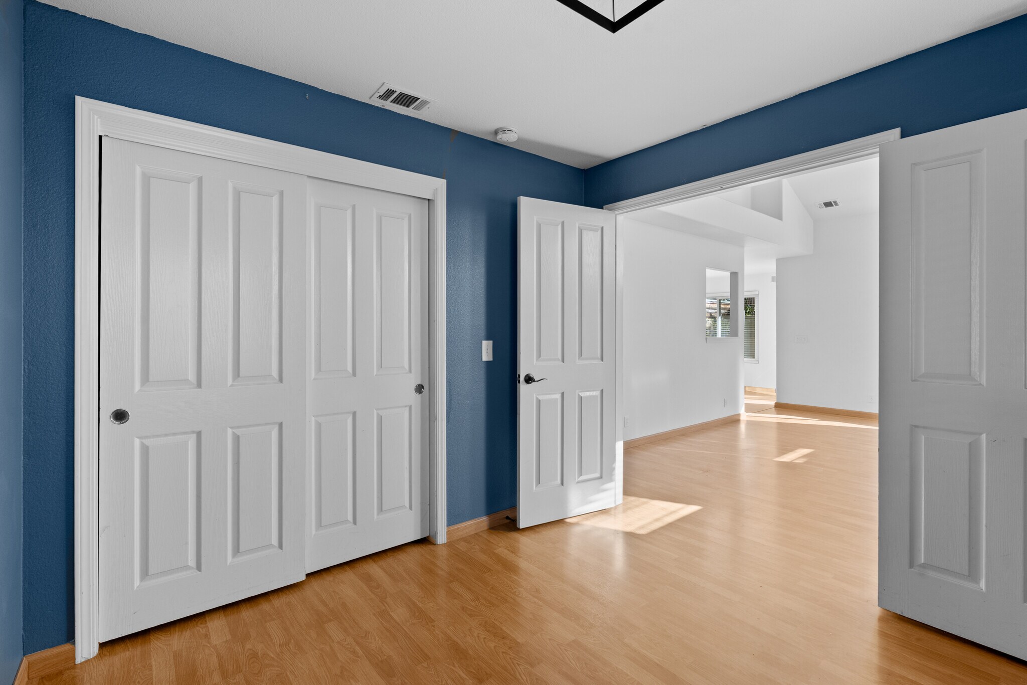 Building Photo - 1124 Grass Valley Way