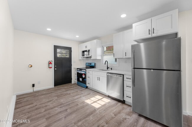 Building Photo - 9 Beacon Terrace