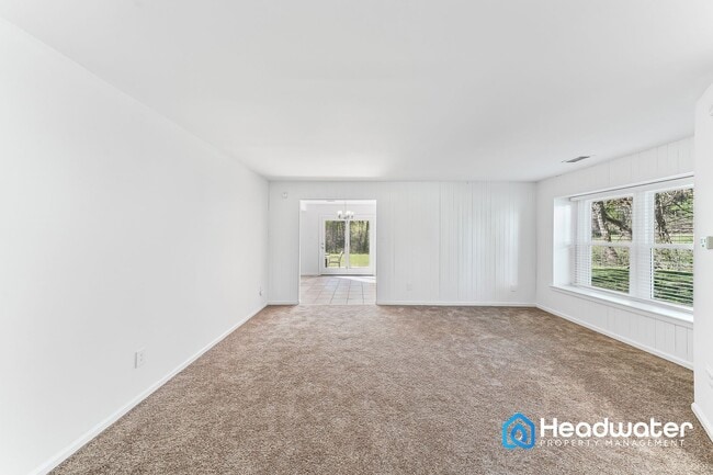 Building Photo - House for Rent in Coatesville