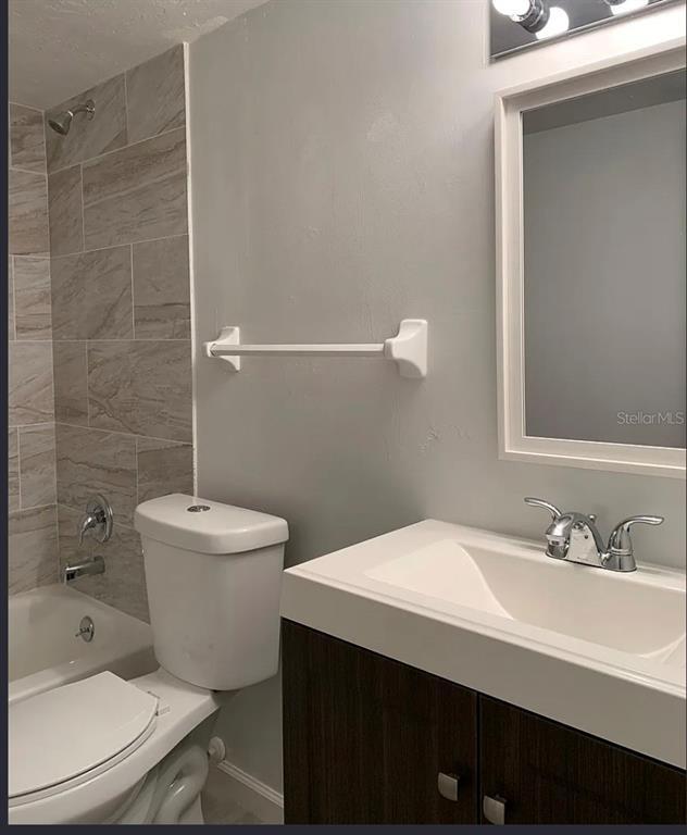 Building Photo - 4963 Viceroy St