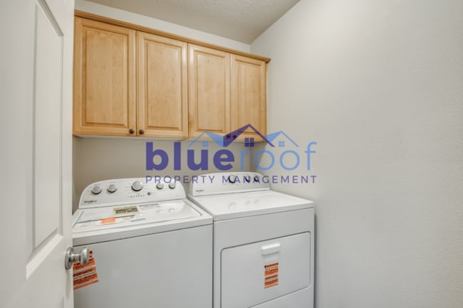 Building Photo - 17064 SW Rockridge Ct