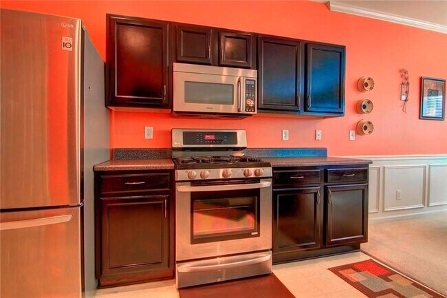 Building Photo - 4017 Labrador Way