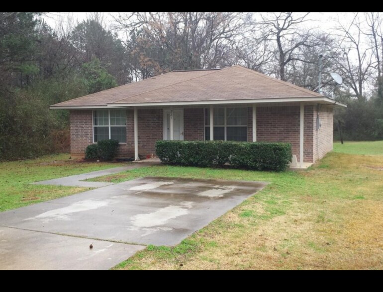 Primary Photo - 227 Victory St
