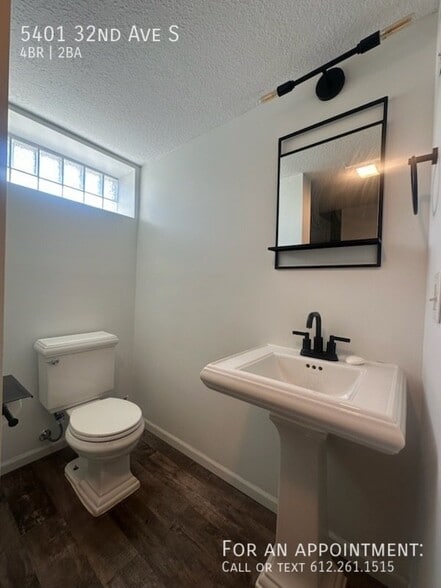 Building Photo - 5401 S 32nd Ave