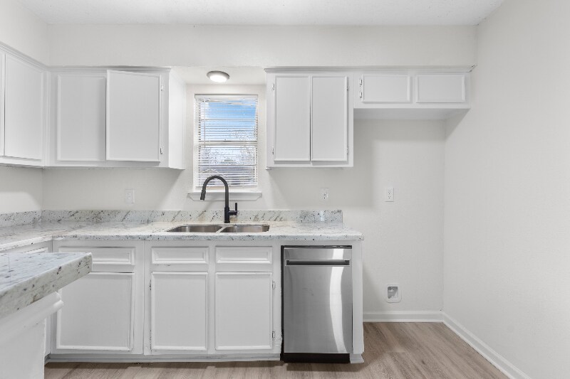 Building Photo - 5019 Brisbane Dr