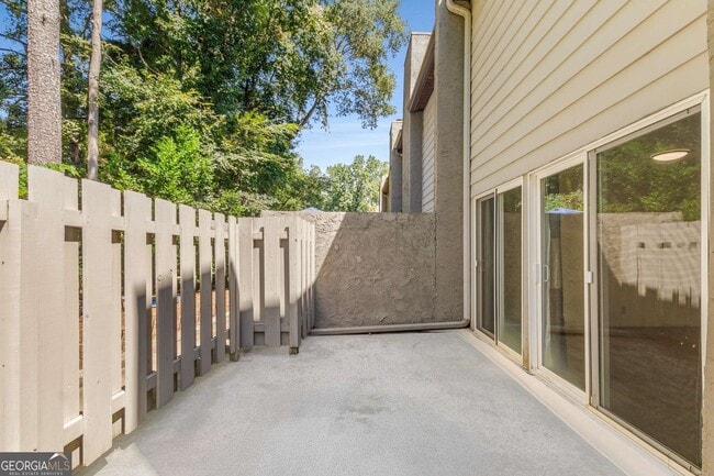 Building Photo - 510 E Ponce de Leon Ave