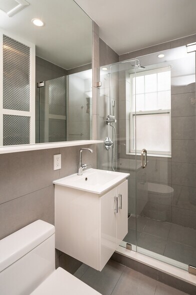 Building Photo - 17 Forest St