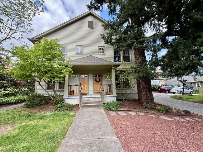 Building Photo - 1723-1727 SE Nehalem St