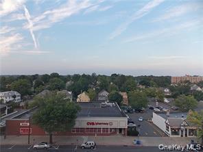 Building Photo - 300 Mamaroneck Ave