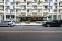 Building Photo - Luxury 1 Bedroom with Balcony, Pool & City Views – Hopkinson House