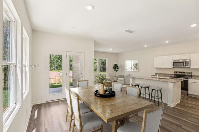 Building Photo - 2579 Grey Hawk Dr