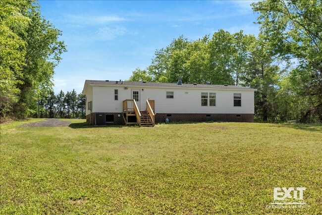 Building Photo - Newly Remodeled 3 Bedroom, 2 Bath Home!