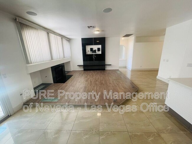 Building Photo - 9341 Lugo St