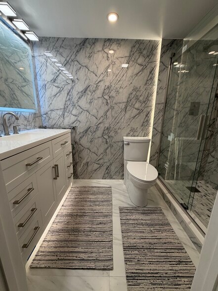 Building Photo - 5279 Fountains Dr S
