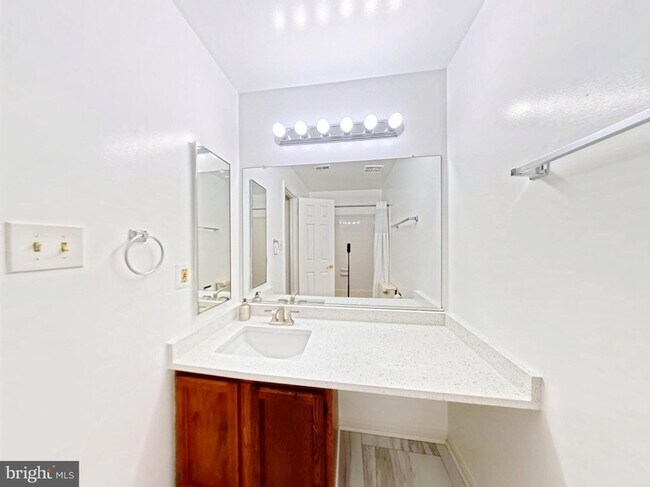Building Photo - 10701 Kings Riding Way