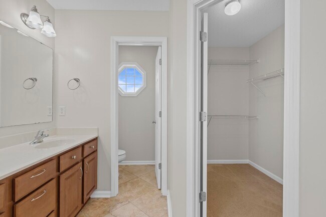 Building Photo - 331 Rose Bud Ln