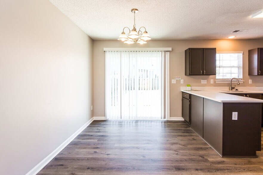 Building Photo - 427 Amhurst St SW