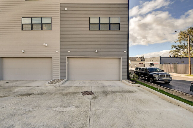 Building Photo - 1326 Colere Pl