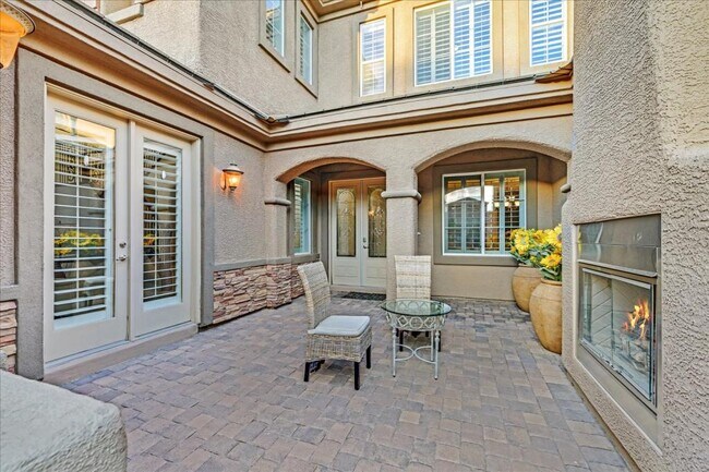 Building Photo - 2738 Kingclaven Dr