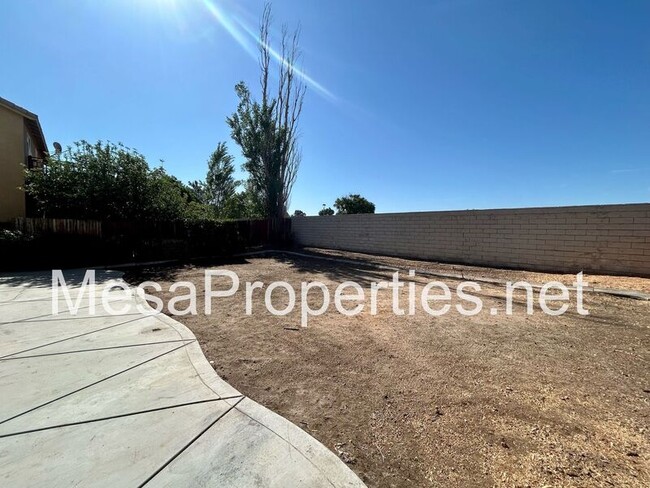 Building Photo - 14051 Yearling Ln