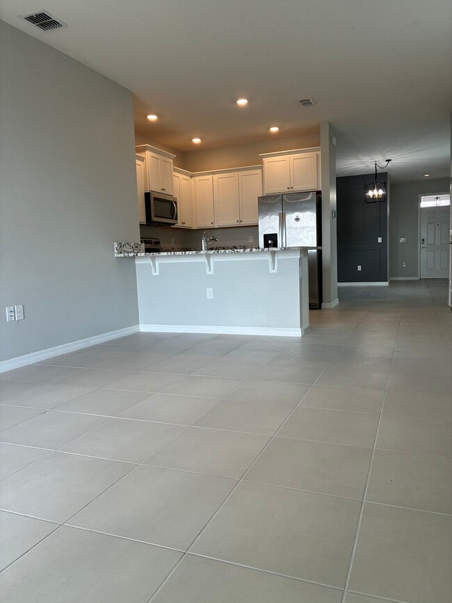 Building Photo - 5385 Sunshine Dr