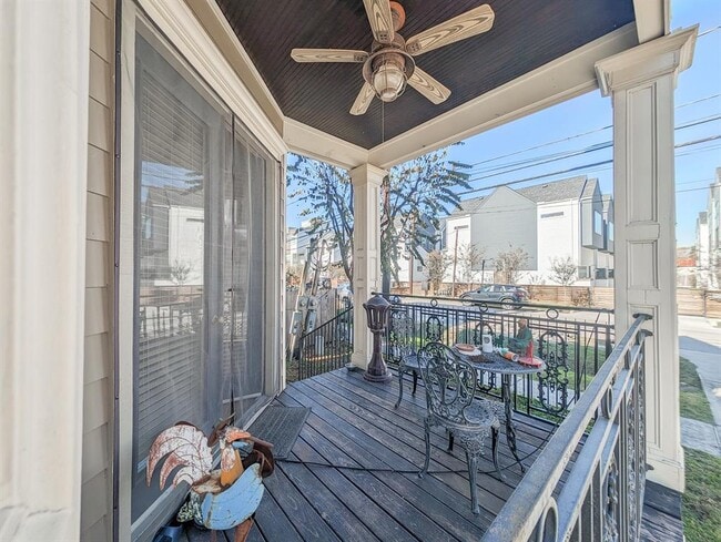 Primary Photo - 1126 W 17th St