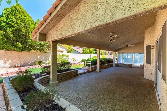 Building Photo - 10028 Sail Landing Ct