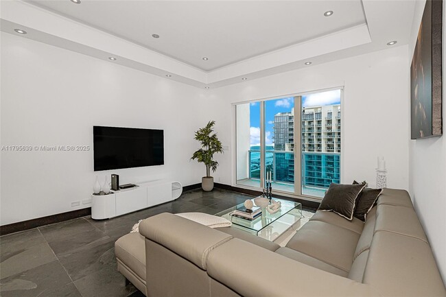 Building Photo - 2301 Collins Ave