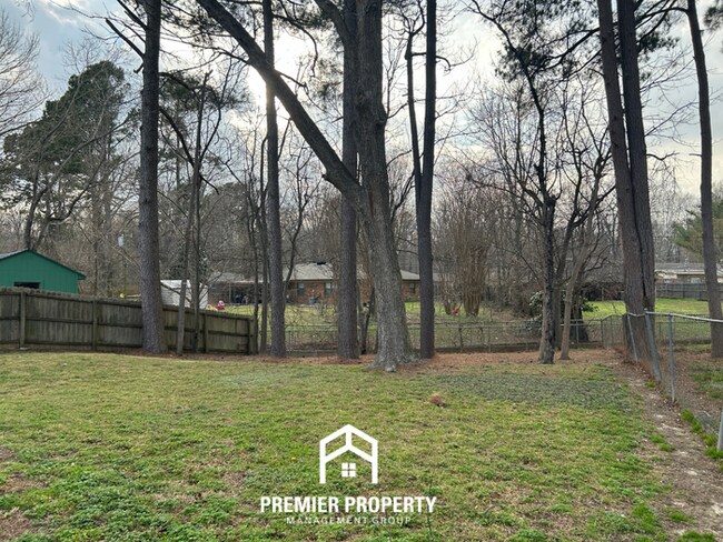 Building Photo - Spacious 4BR Home with Formal Dining, Fenced Yard & Garage in Southaven