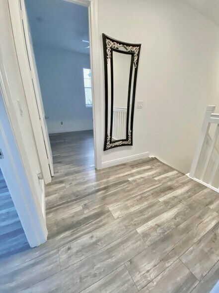 Building Photo - 850 Millbrae Ct