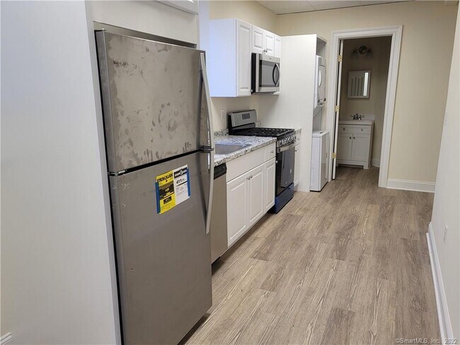 Building Photo - 128 East Ave